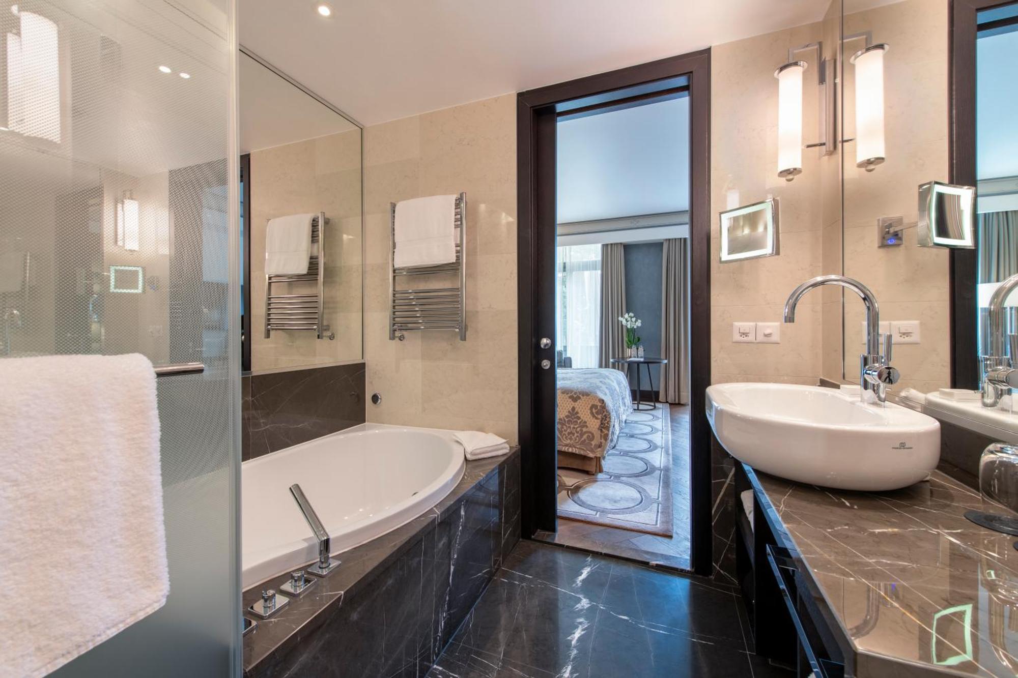 Savoy Executive room,1765379546:JPEG