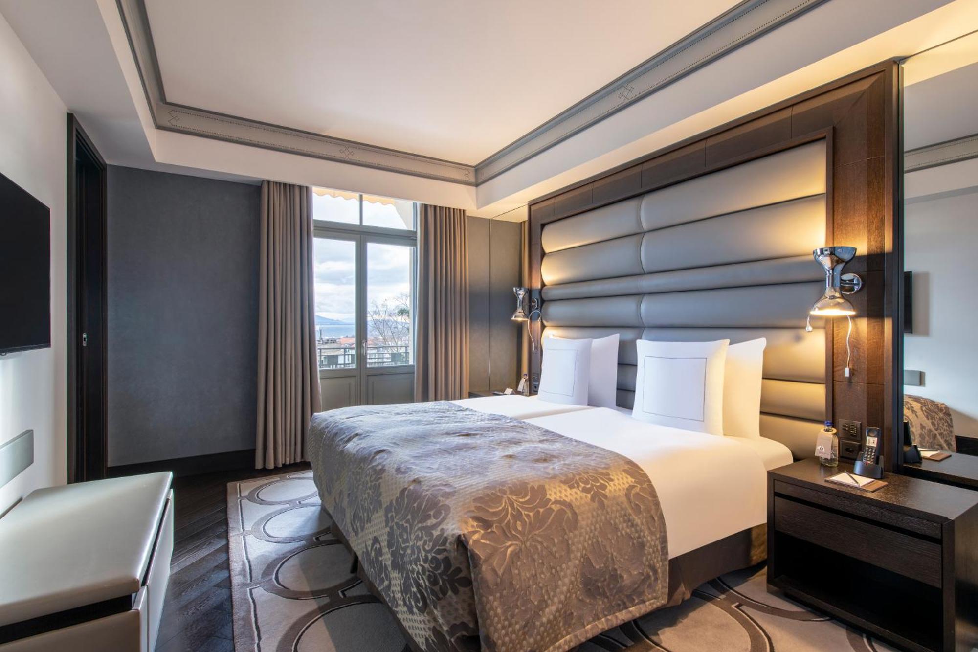 Savoy Executive Suite Lake View,1765379516:JPEG